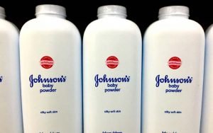 Can-Baby-Powder-Be-Used-As-Dry-Shampoo